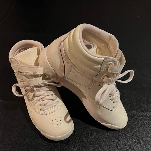 Reebok | Shoes | Reebok Classic High Tops Off White Color Womens Sz 5 59503  | Poshmark